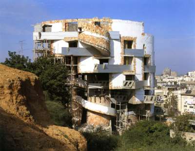 Construction of the Spiral Apartment House